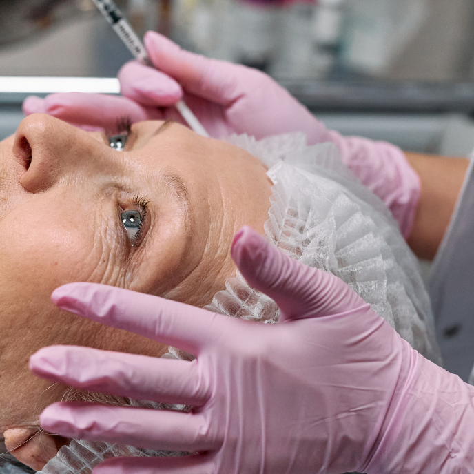 How to Choose a Facelift Surgeon in Ireland